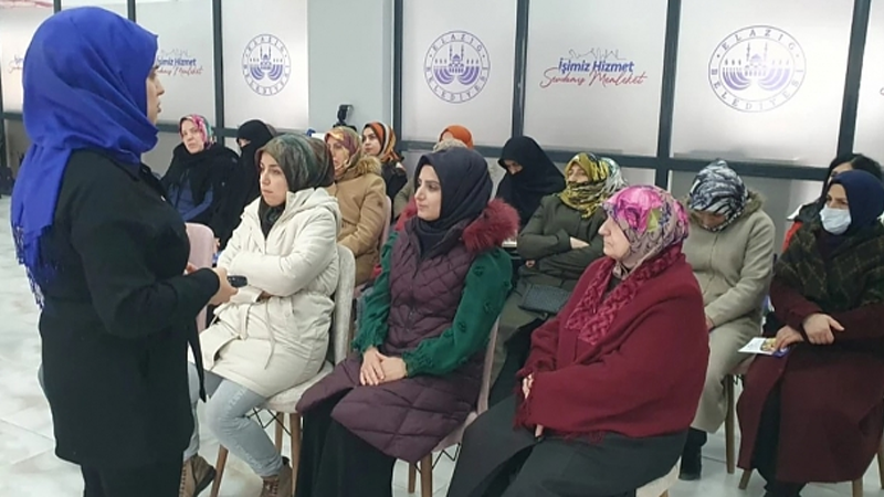 Elazığ Belediyesi Ailede Çocukla İletişim Semineri Düzenledi
