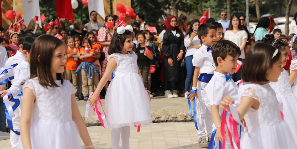 Fırat Üniversitesi Çocuklarla Şenlendi