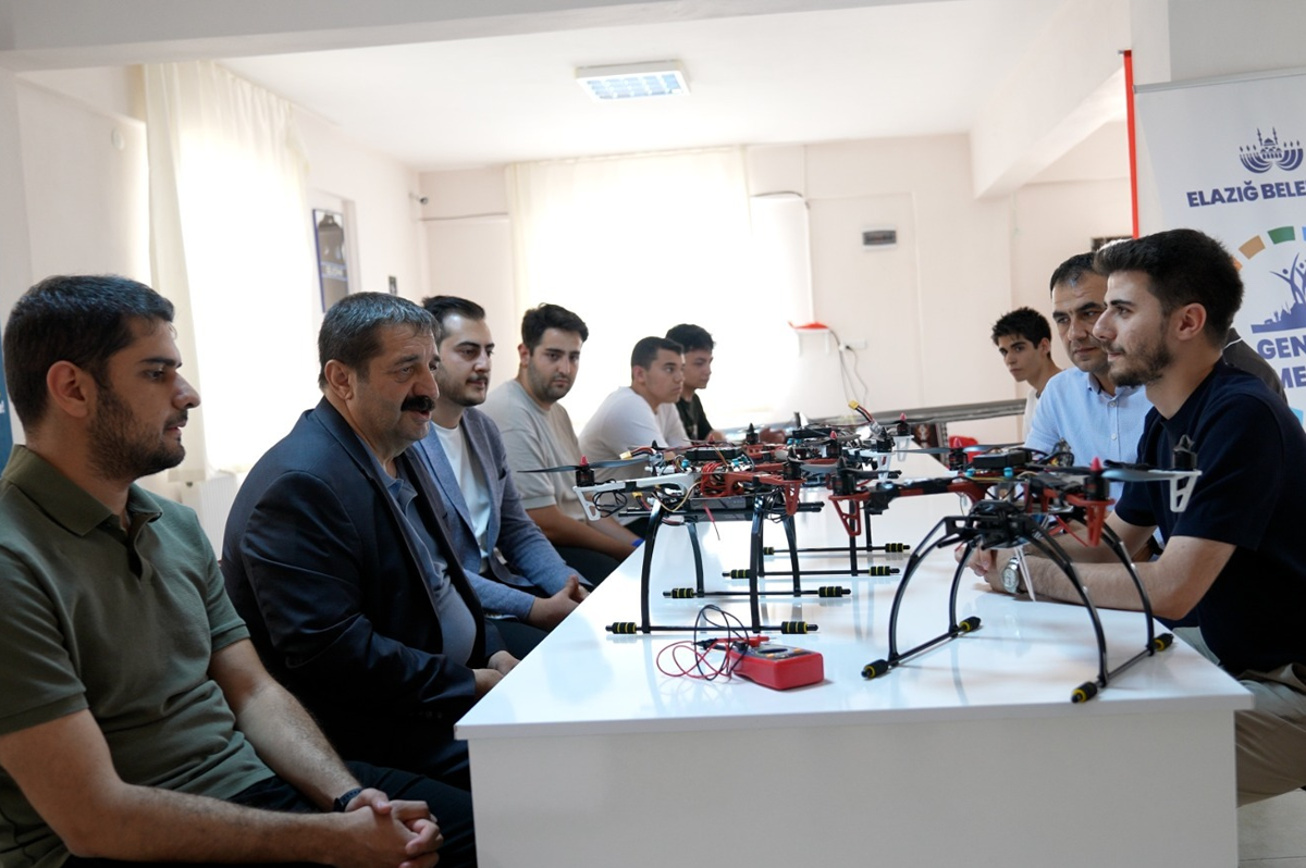 Elazığ Belediyesi Gençlik Meclisi, 2 Proje İle TEKNOFEST’e Katılıyor