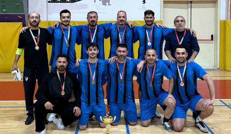 Elazığ Belediyespor Futsal Takımı Zirvede